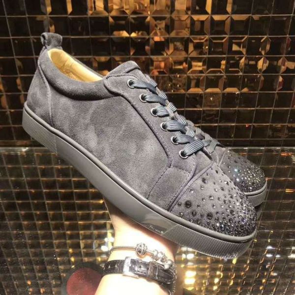 

Низкие красные кеды с низким нижним краем для мужской ногтевой обуви. Модная мужс