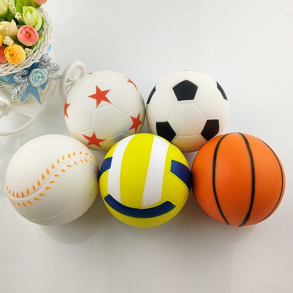

футбол футбол squishy toys бейсбол баскетбол волейбол медленно растущая игрушка медленный отскок сожмите телефон подвески снятие стресса дет