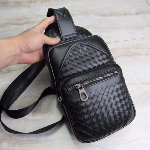 

designer handbags, luxury breast bags, fanny packs for the new 2019 runway model.factory direct sales of bags, global delivery