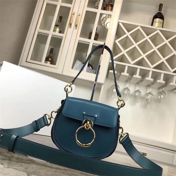 

latest model autumn saddle winter stars, wild explosion matching, ring matte designer- bag layer cowhide, color bag, pig shoulder a qwlv, Red;black