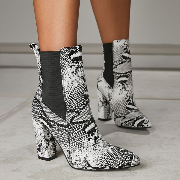 

liren 2019 winter new lady snake pattern crazy style boots women fashion pointed toe slip-on high square heels boots, Black