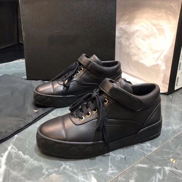 

luxury women shoes designer boots black lambskin women ankle boots designer low lace-up flat shoes black leather boots rubber sole