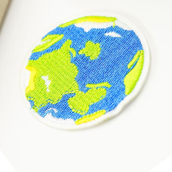 

земля (размер:5. 0x5. 0cm) diy ткань патч значок вышитые милые значки хиппи железа на детей мультфильм патчи для одежды наклейки
