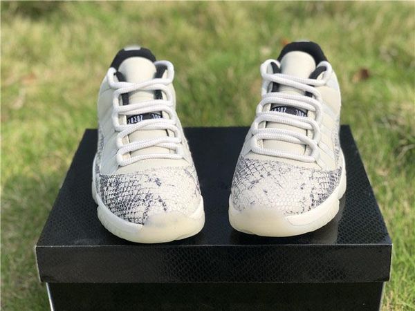 

2019 new 11 low se snakeskin light bone basketball shoes 11s xi real carbon fiber mens sports shoes classic athletic sneakers us 7-13