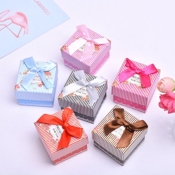 

[ddisplay]5*5*3.8cm white stripe jewelry packing box with bow festival gift ring case pendant storage display lovers bracelet jewelry box, Black;white