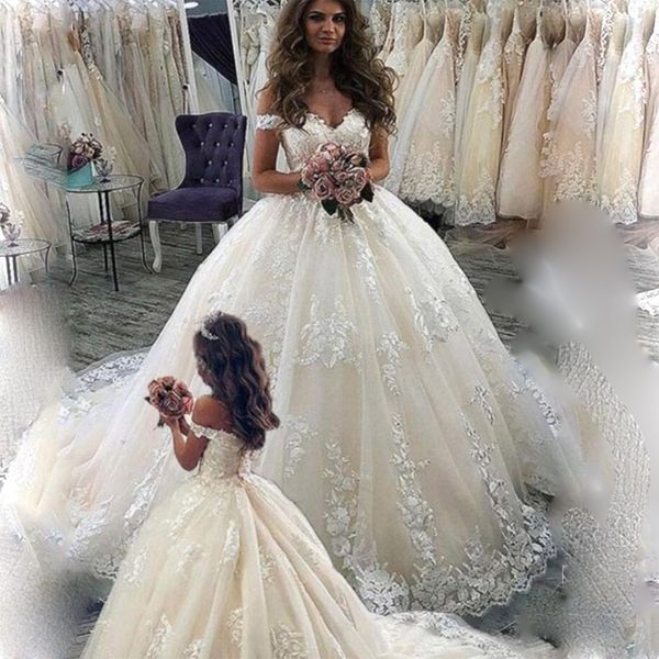 

гламурные милая свадебное платье с sweep поезд кружева аппликация длинные свадебные платья формальные бальные платья партии халата де mariée, White