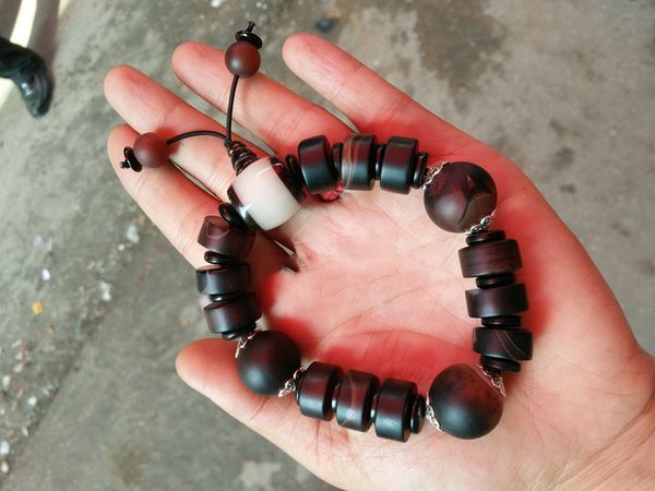 

new designer sells black agate bracelet fashion men and women's crystal jewelry jewelry hand string beads men's hand jewelry co