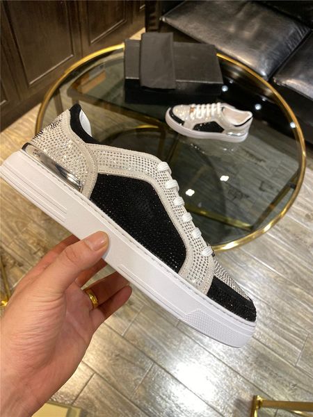 

2020 men's classic rhinestone rivets genuine leather low-casual shoes luxurious sneakers boots fashion sports shoes, Black