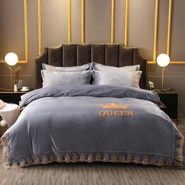 High End Weighted Crytal Velvet Home Textile Lace Crown Crytal