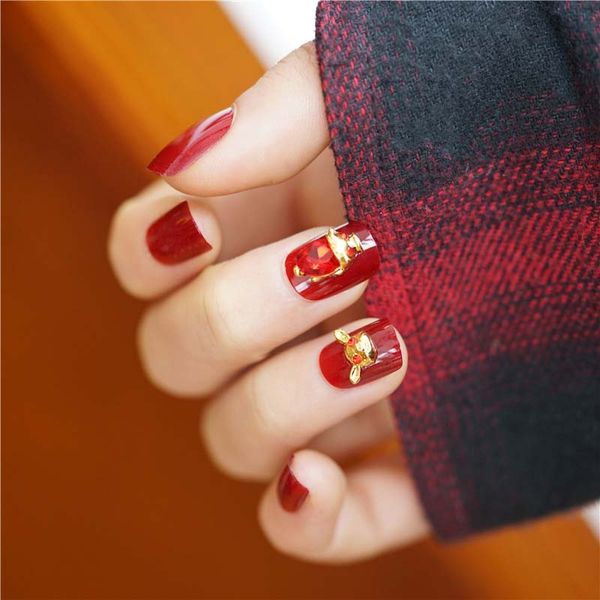 

24pcs chinese red diamond lucky pig shape decor wearable false nails bride charming short round 3d nail art stickers with glue, Red;gold