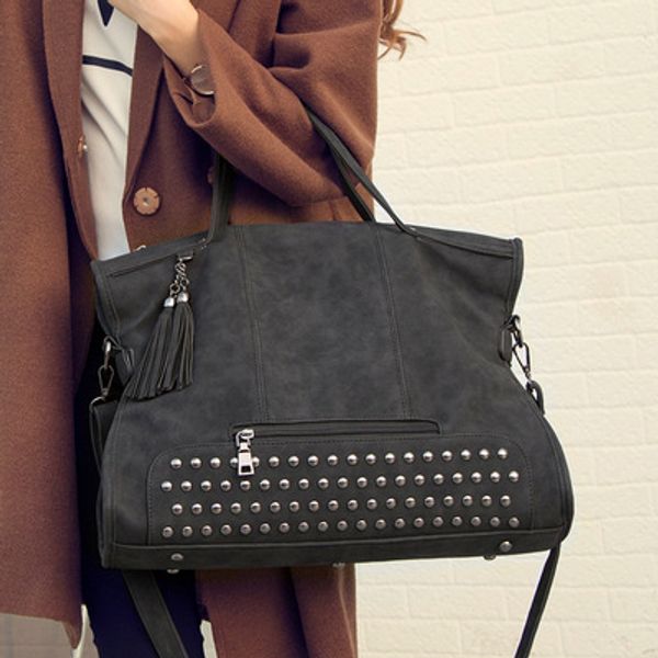 

2020 spring and summer new fashion rivet motorcycle bag pu shoulder messenger bag