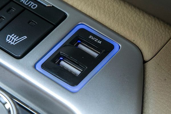 

dual usb charging for land cruiser lc200 2012-19 year