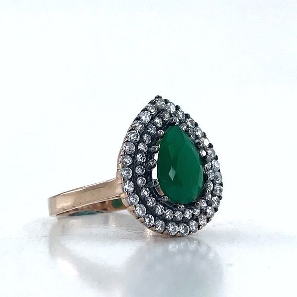 

diamond montÃ¼r green emerald drop silver ring, Golden;silver