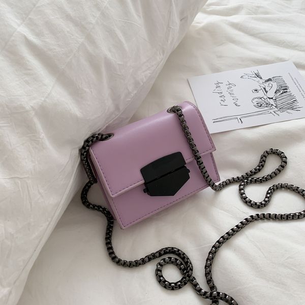 

2020 new spring retro small bag female korean version wild texture single shoulder messenger bag chain fashion female