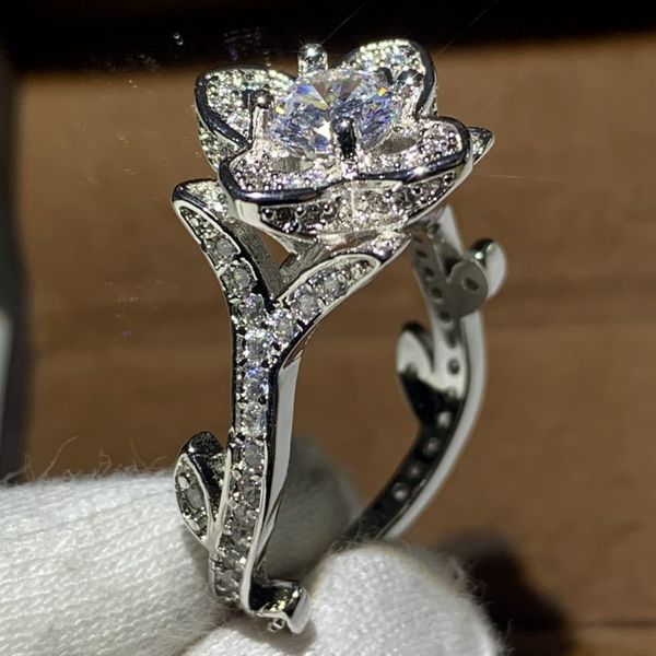 2020 Nova Chegada Venda Quente Joias Vintage Prata Esterlina 925 Corte Redondo Branco Topázio CZ Diamante Pedras Preciosas Mulheres Casamento Flor Anel de Noiva