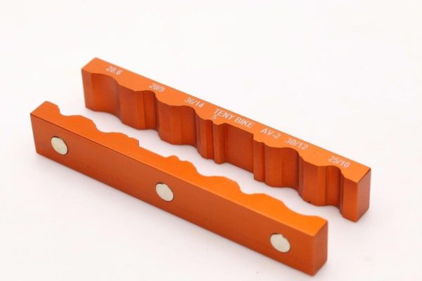 

bicycle hub axle spindle vise insert tool