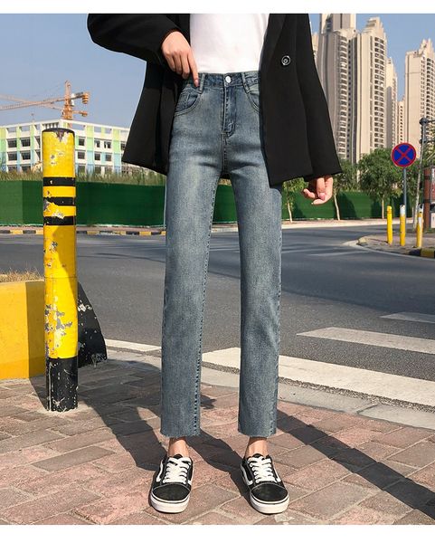 

lake blue wash light blue jeans