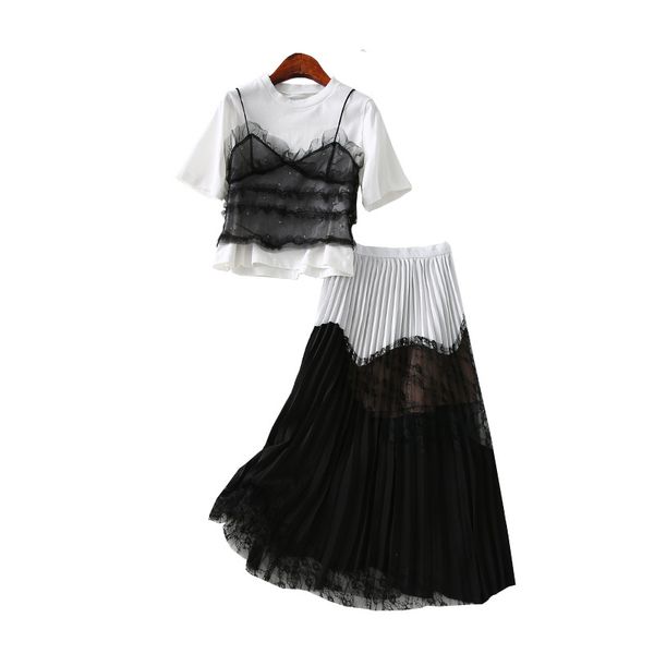 

a generation of solid color short sleeve t-shirt beads camisole lace pleated skirt three-piece set entity, Black;red