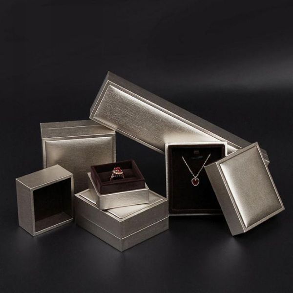 

new wholesale jewelry packaging box in golden composite materials for ring pendant bracelet jewelry accessories for women, Pink;blue