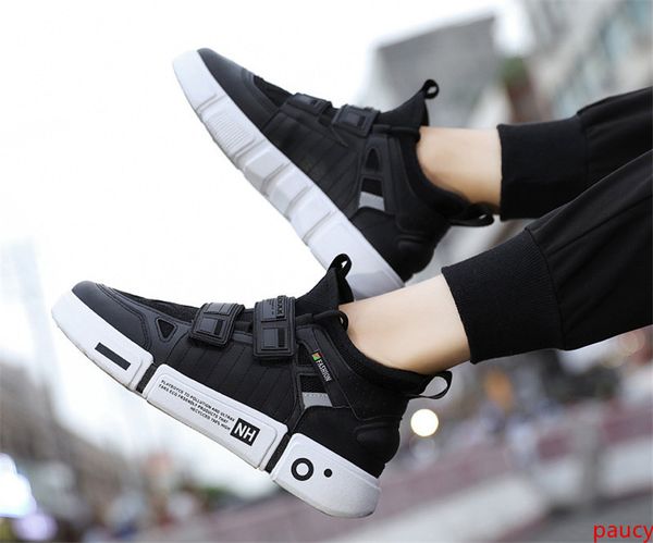 

2020 selling fashion designer shoes triple s sneakers cool sole stitching wild sneakers three color men running outdoor shoes