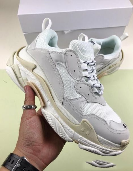 

2019 luxury designers sports casual shoe triple s designer low old dad sneaker combination soles boots mens womens shoes quality