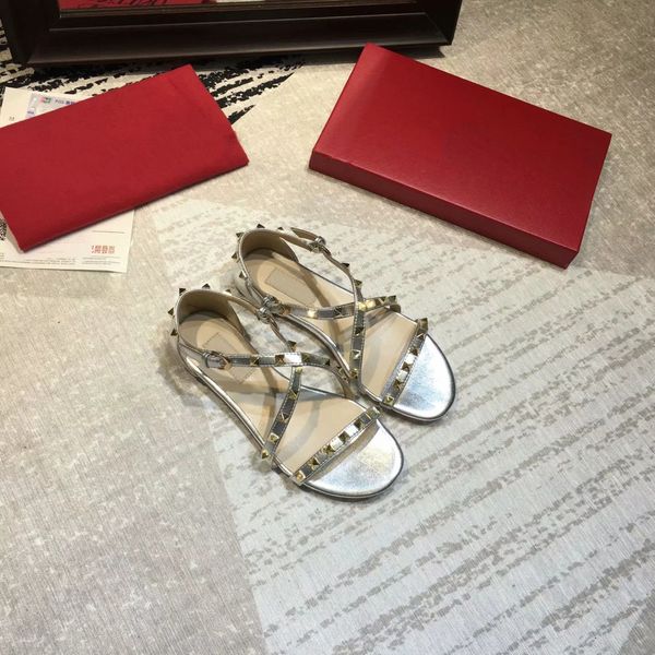 

Women Designer Sandals Free Shiping ! Women Shoes Designer Slipper Rivet Slide Ladies Fashion Studded Fashion Hot Flat Bottom Newest Arrival