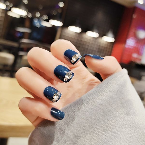 

24pcs/boxed with flash diamond haze blue high gloss hand white short manicure fake nails patch finished products press on nails, Red;gold