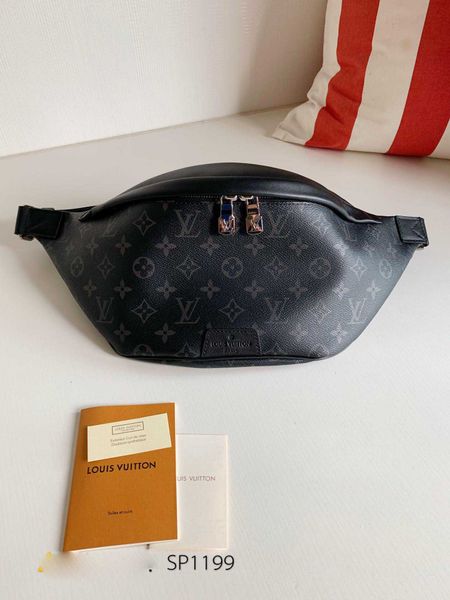 

Men wai t bag fa hion man letter real leather che t bag m44336