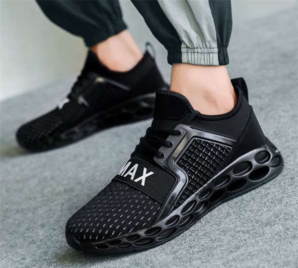 

2019 antiskid chaussures fashion designer s-shoes trainers white black dress de luxe sneakers men women running shoes