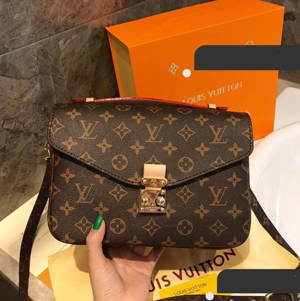 

Bolsa de Ombro leather_boots