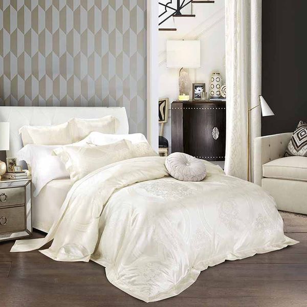 

2017 new jacquard silk bedding set 4/6pcs bed cover satin bedclothes bed linen duvet cover set  king size