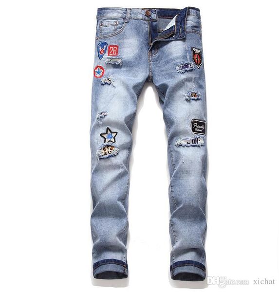 

мужские рваные бейдж светло-синие джинсы 2019 slim fit промытые модные дизайнерские лоскутные джинсовые брюки брюки большой размер 1771, Blue