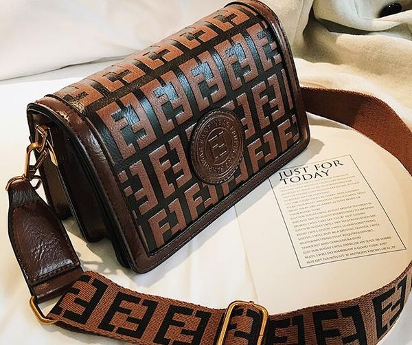 

ys female autumn 2019 new wave of 1 female korean wild wind messenger bag chic port broadband shoulder bag female small, Black