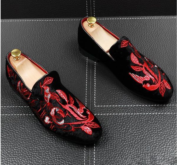 2019 vermelho preto bordado Suede Leather Men Loafers Por Shoes Casual Venda Nova Floral homens Homens Loafers Vintage Flats Femininos