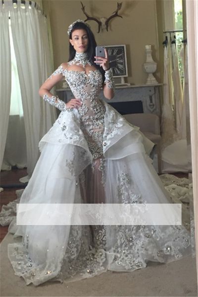 High Hals Silber Brautkleider Illusion Mermaid Breitband Langarm Heavy Lace Kristalle Dubai Arabische Kapelle Zug Brautkleid