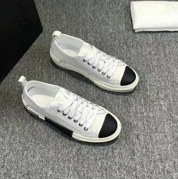 

classics b23 "single m classic logo as the main vision, in the way of large-area printing on the upper couple size 35-41, Black