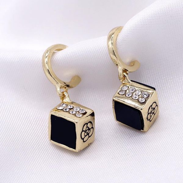 

wholesale- designer geometric three - dimensional square pendant earrings women fashion earrings 925 silver needle jewelry gifts