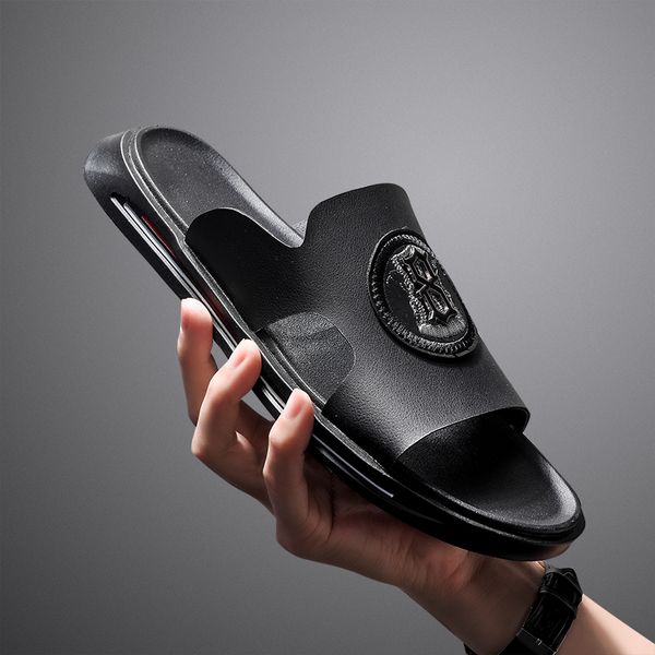 

2020 outdoor slippers men black casual shoes for mens summer water slippers designer leather for man