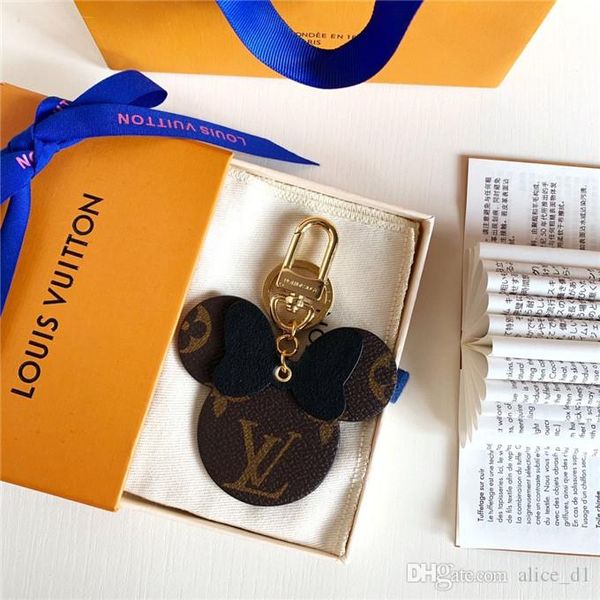 

2019 designers keychain, this exquisite pendant features delicates style that interprets classic elegance and style with box, Silver