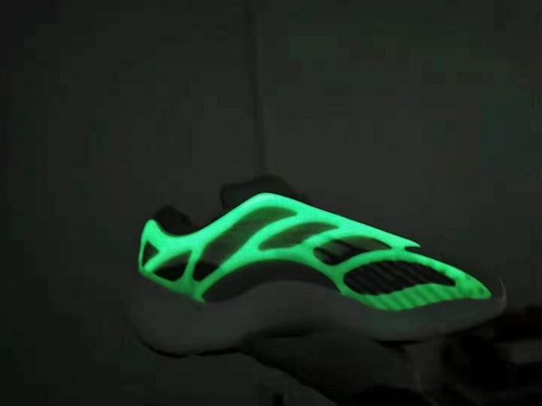 

азаэля 700 v3 дизайнерской обуви на продажу светится в темноте высокого качества корректной версия kanye west men womens кроссовки с коробко