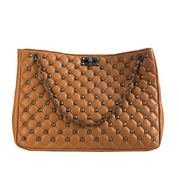 

2019 new large capacity rivet ladies totes casual fashion chains shopping working purse women messenger shoulder bags
