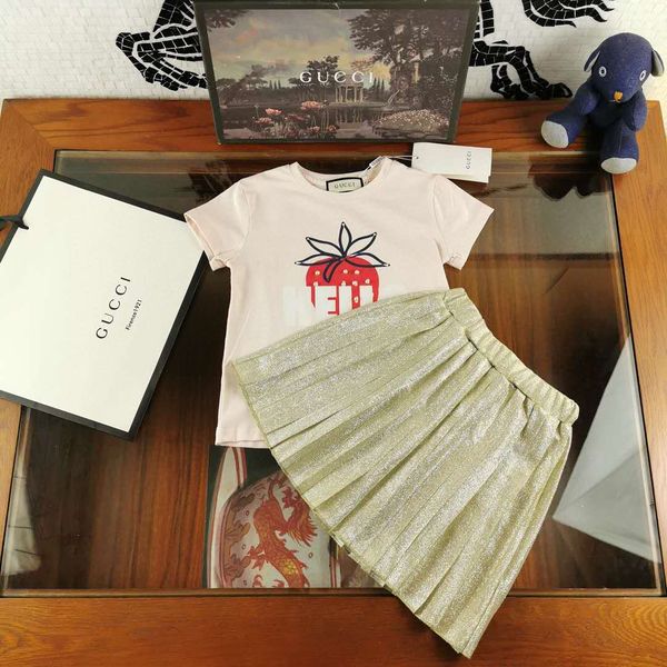 

симпатичная девушка летняя одежда набор футболка + платье бренд дешевые маленькая девочка модельер одежда малыш одеть оптом 2020ss летняя мо, White