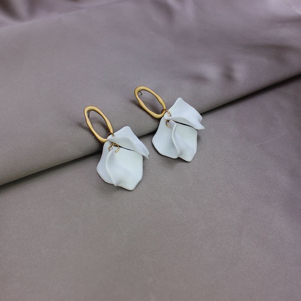 

shiny side new fashion brand jewelry pierced geometric stud earrings for women simple style gift flower earrings, Golden;silver