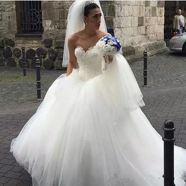 

2020 sexy милая-line свадебные платья кружева аппликации тюль свадебные платья lace up назад формальное сад spring vestidos de брак, White