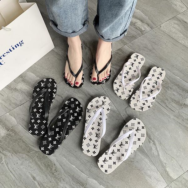 

full letter print flip flops women girls sandals luxury designer beach slippers shoes summer soft pantoufle casual rubber flip flops eu36-42