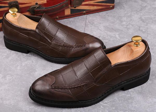 

2019 men's shoes in spring and autumn with new style low heel pointed end @2075, Black