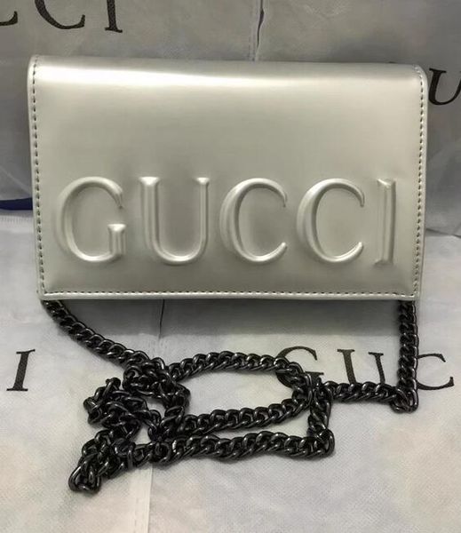 

Женская сумка Gucci 2018 новый летний ручной мешок мода тенденция личности тиснением