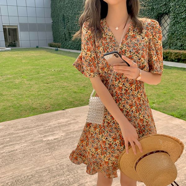 

french floral dress 2020 spring new short v-neck ruffled floral dress, Red