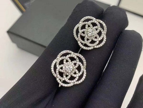 

2020 designer new diamond zircon elegant earrings for women girls super sparkling fashion luxury classic designer camellia, Golden;silver