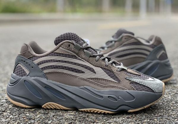 

Runner unisex Sneakers Running Shoes 700 Geode EG6860